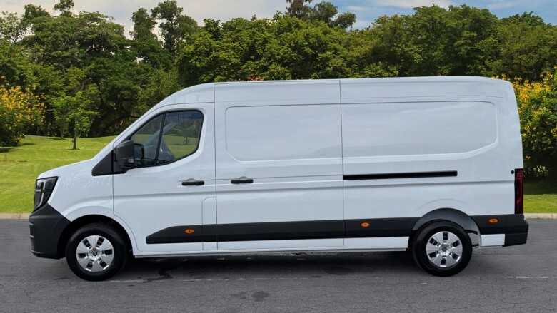 Renault Master Lwb Diesel Fwd LM35 Blue dCi 150 Advance Medium Roof Van
